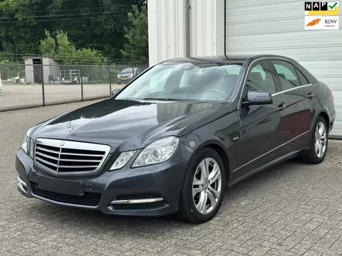 Mercedes-Benz E-klasse 200 CDI Avantgarde Automaat, Leer,Xenon,Cruise,Navi,Alu Velgen !